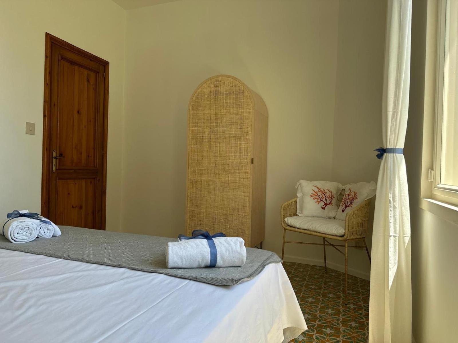 Frontemare Isola Bella By Holidays Apartment *